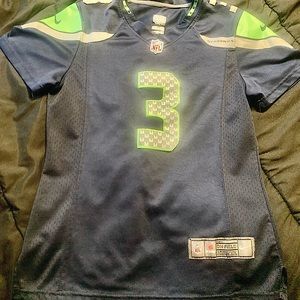 Women’s Large Russell Wilson #3 Stitched Nike on Field Seahawks Home Jersey.